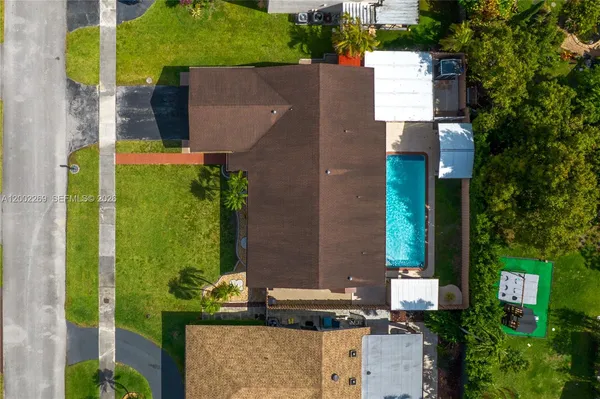 $880,000 | 10615 Southwest 129th Court, Miami, FL 33186