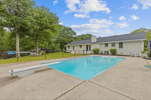 $425,000 | 256 Teresa Lane Southwest, Loganville, GA 30052