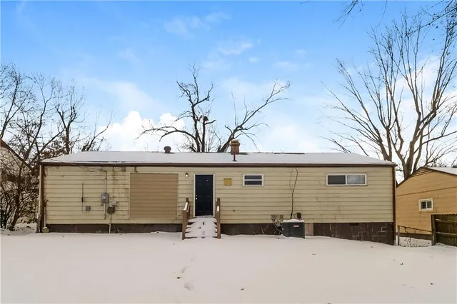 $1,515 | 6108 East 149th Street, Grandview, MO 64030