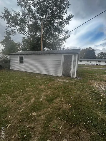 $30,000 | 111 West Middleton Street, Witt, IL 62094