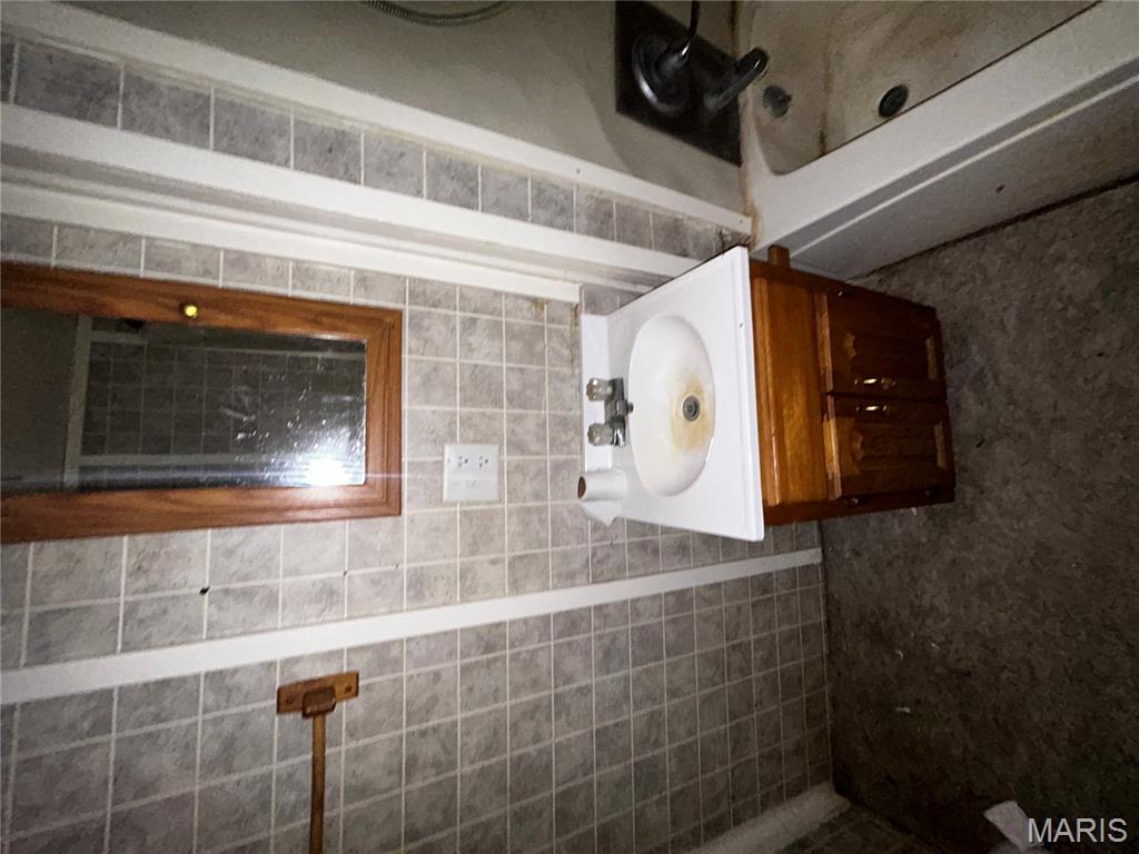 111 West Middleton Street Witt, IL 62094 - Photo 37 of 44