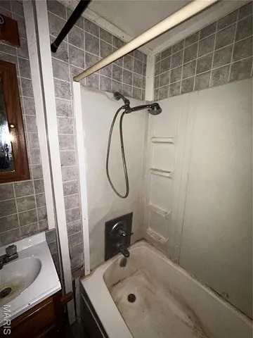 $30,000 | 111 West Middleton Street, Witt, IL 62094