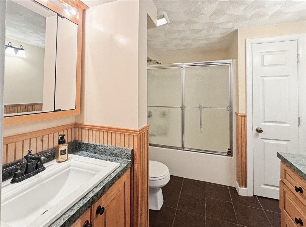 628 Robinson Street Woonsocket, RI 02895 - Photo 27 of 42