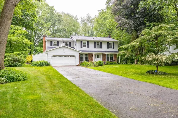 $499,900 | 10 Glendower Circle, Pittsford, NY 14534