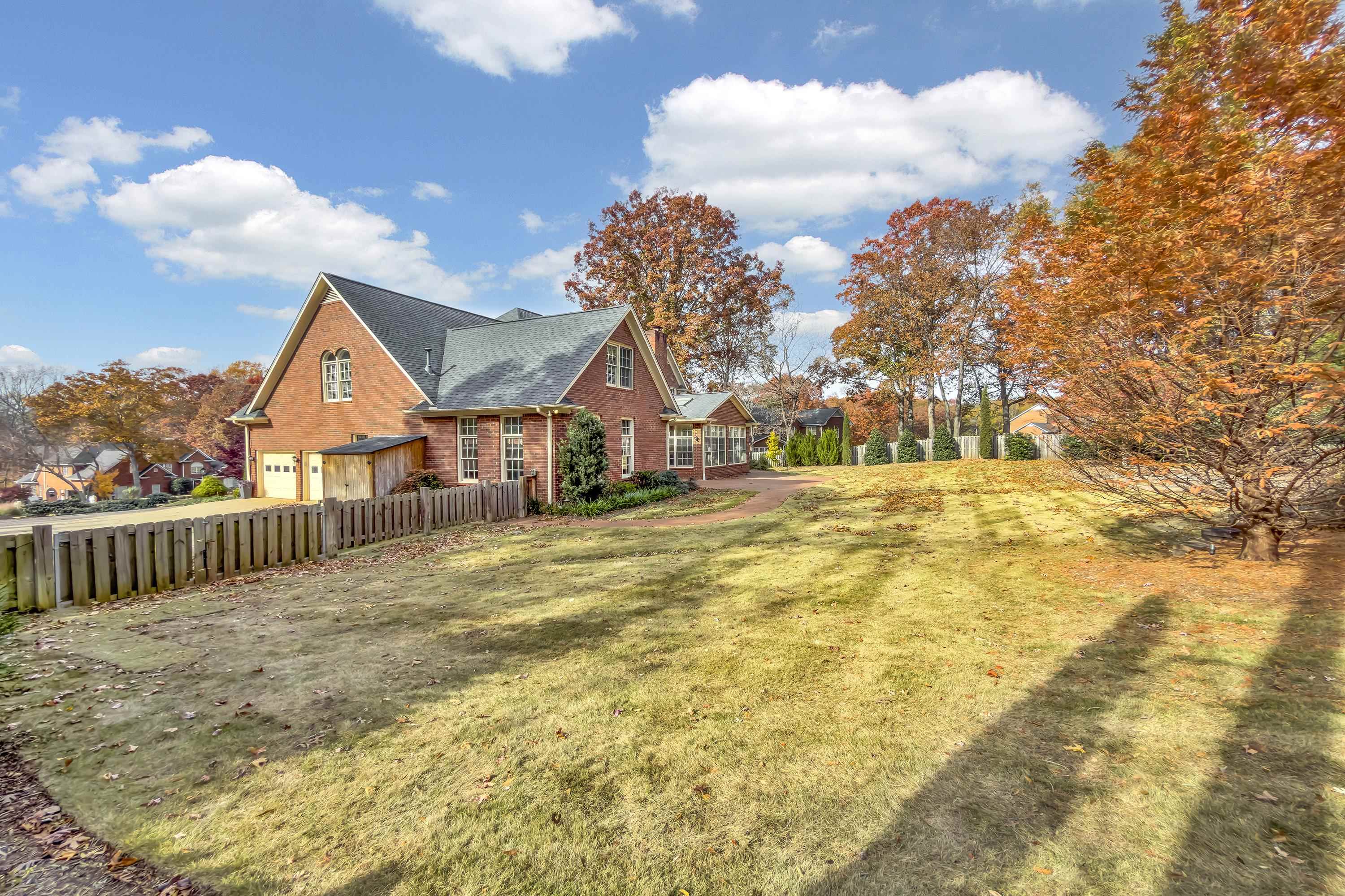 111 West Woodglen Road Spartanburg, SC 29301 - Photo 5 of 40