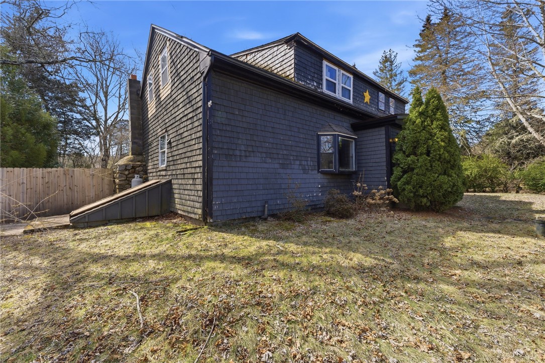 237 Spring Street Hopkinton, RI 02832 - Photo 5 of 46 Gallery Image 5