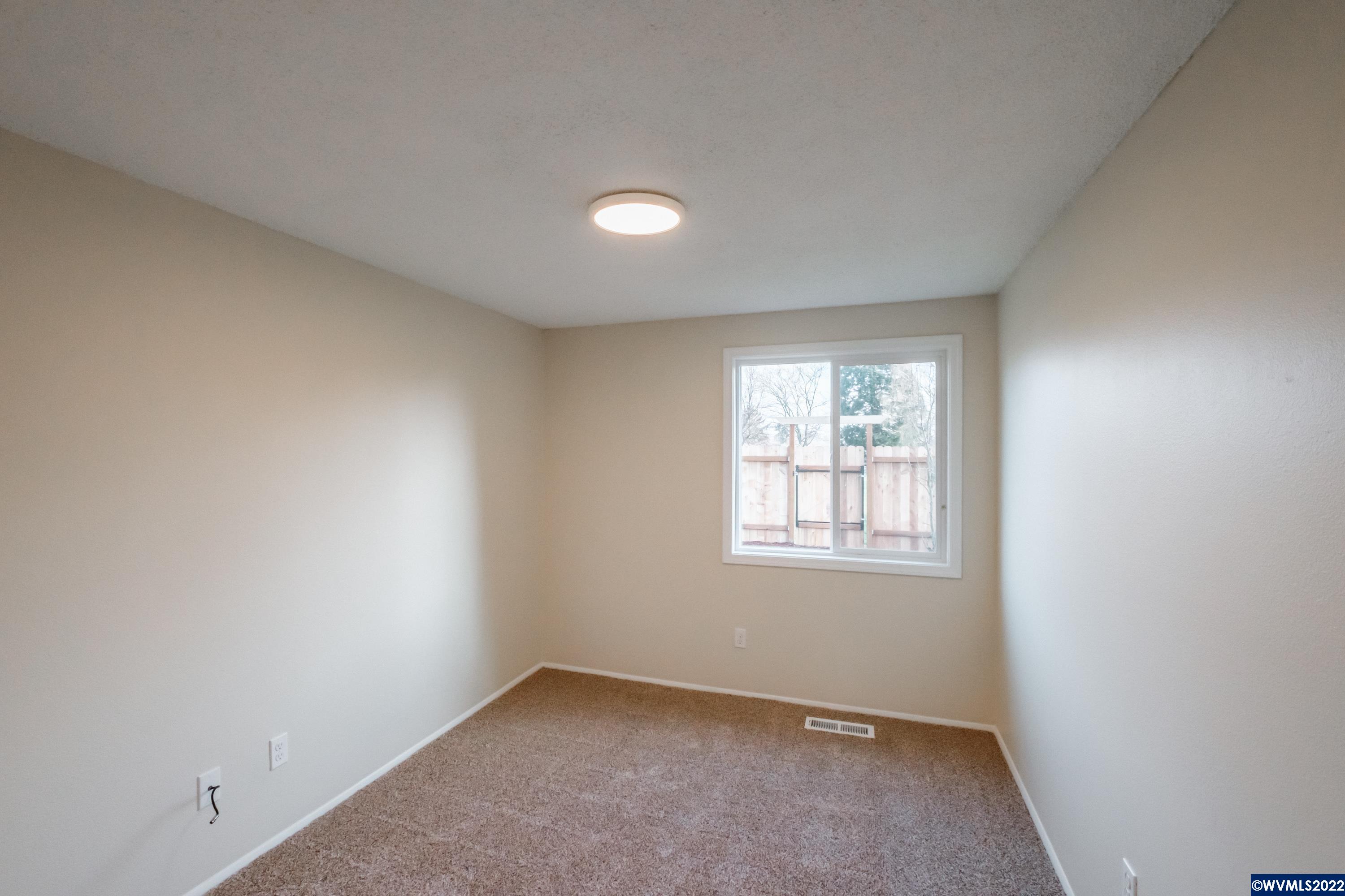 1597 Del Rio Avenue Southeast Albany, OR 97322 - Photo 27 of 42 Gallery Image 27