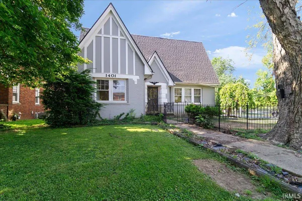 $244,900 | 1401 Southeast Boulevard, Evansville, IN 47714