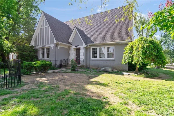 $244,900 | 1401 Southeast Boulevard, Evansville, IN 47714