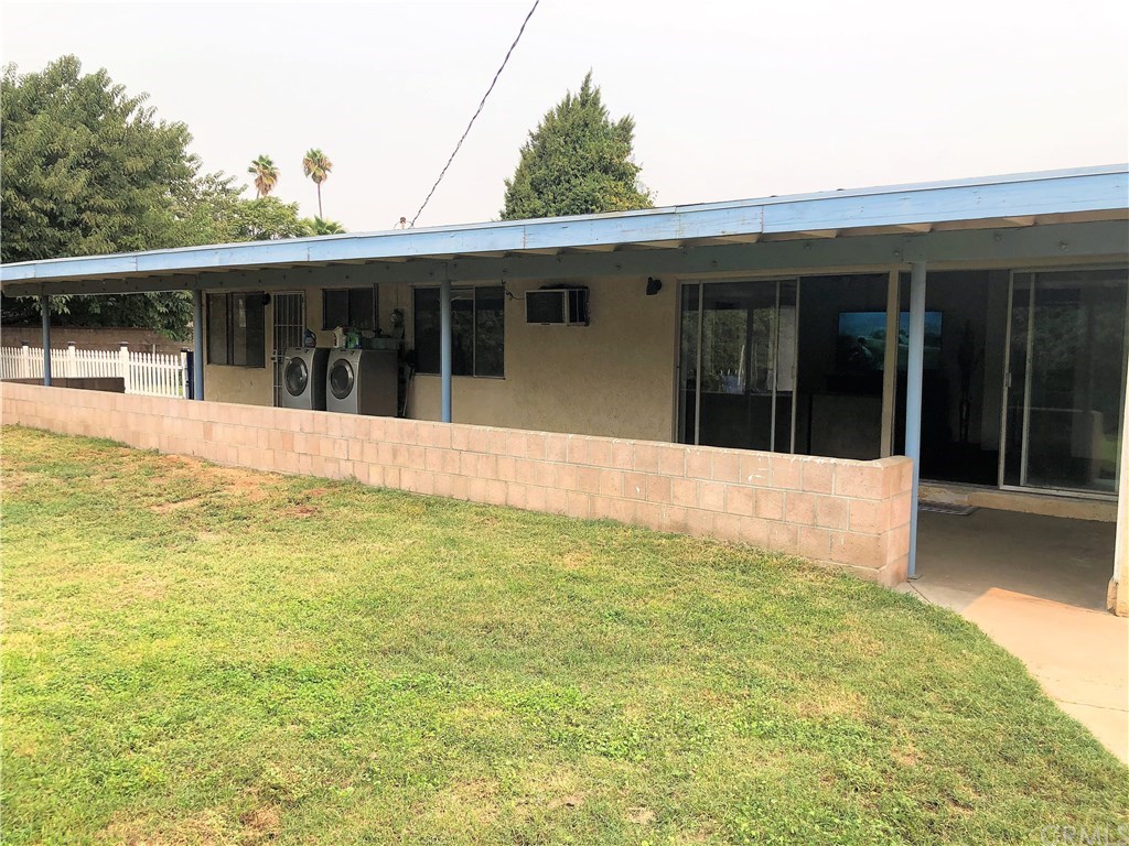 141 East Fromer Street Rialto, CA 92376 - Photo 16 of 21 Covered Patio