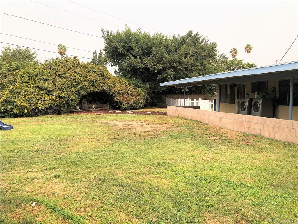 141 East Fromer Street Rialto, CA 92376 - Photo 17 of 21 Backyard
