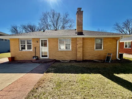 $389,900 | 614 East Madison Street, Villa Park, IL 60181