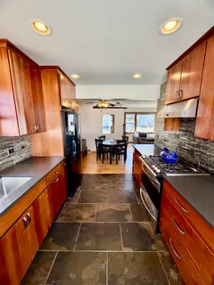 $389,900 | 614 East Madison Street, Villa Park, IL 60181