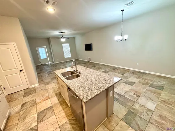 $229,900 | 32451 Curtis Cove Lane, Denham Springs, LA 70706