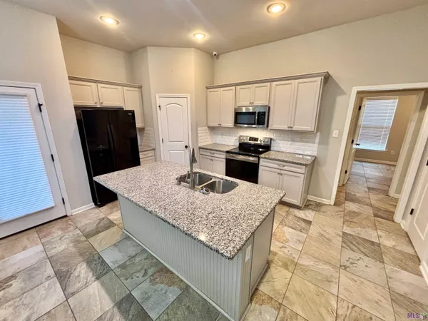 $229,900 | 32451 Curtis Cove Lane, Denham Springs, LA 70706