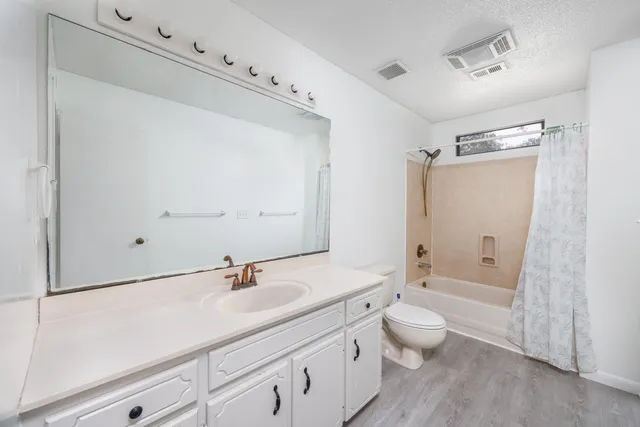 $259,900 | 205 Marquette Avenue, Unit 1, Niceville, FL 32578