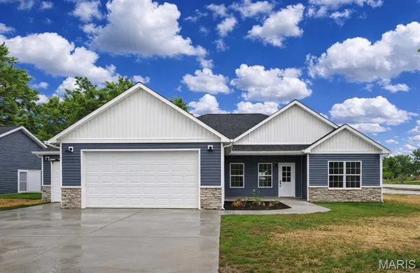 $345,000 | 108 Jimmy H Drive, Jonesburg, MO 63351