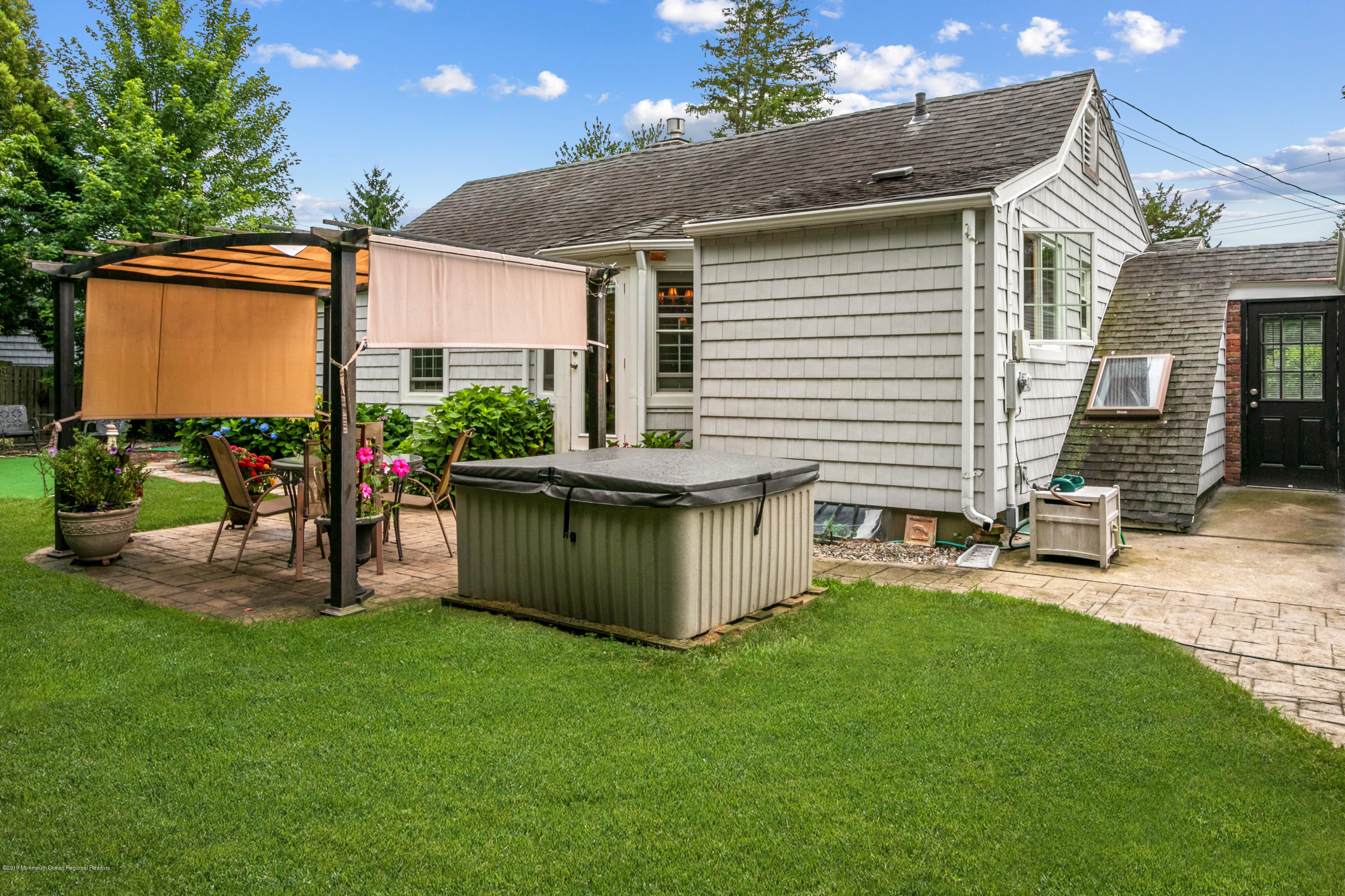 606 Locust Road Brielle, NJ 08730 - Photo 25 of 28 Hot tub