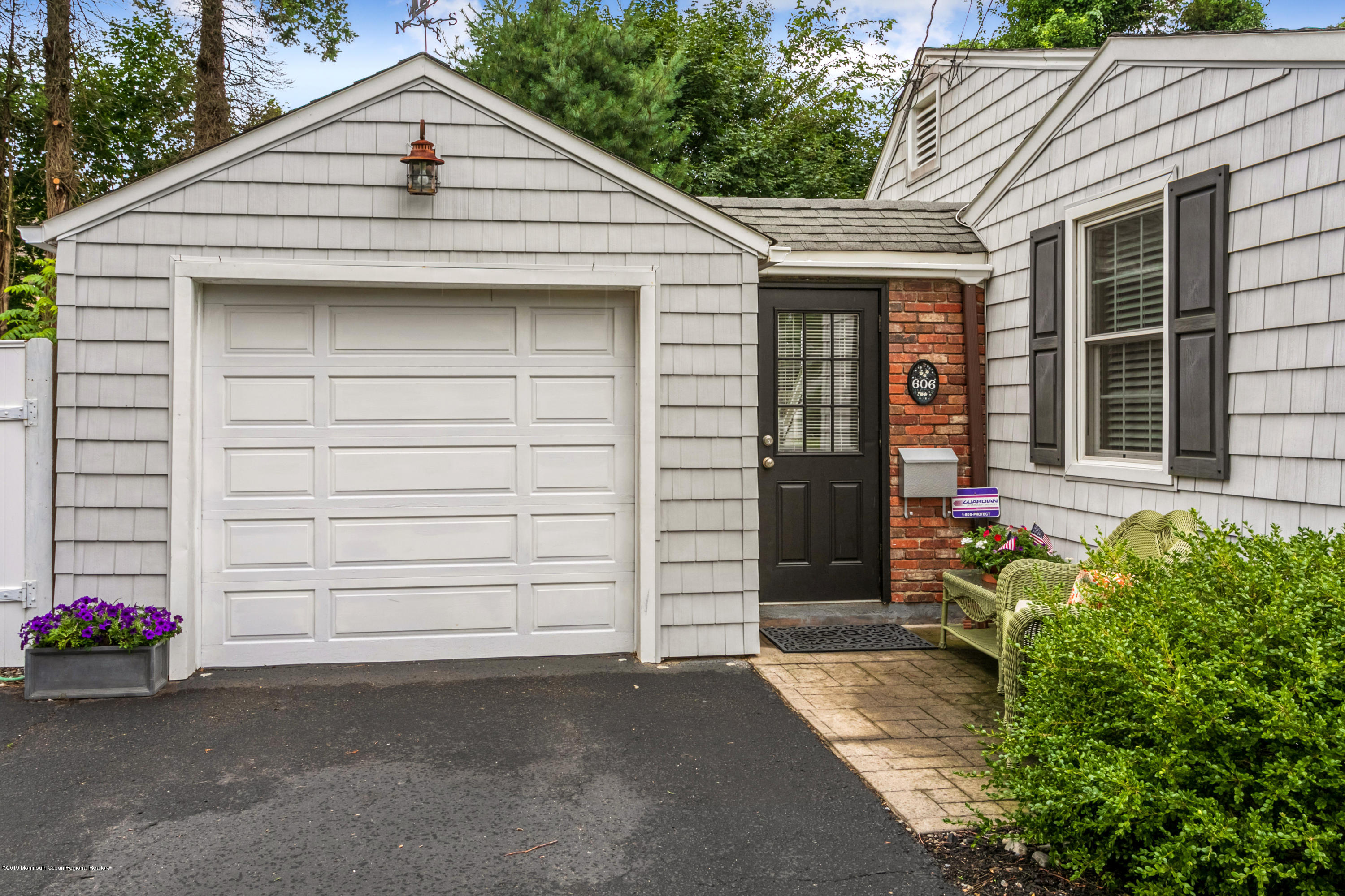 606 Locust Road Brielle, NJ 08730 - Photo 5 of 28 Attached Garage