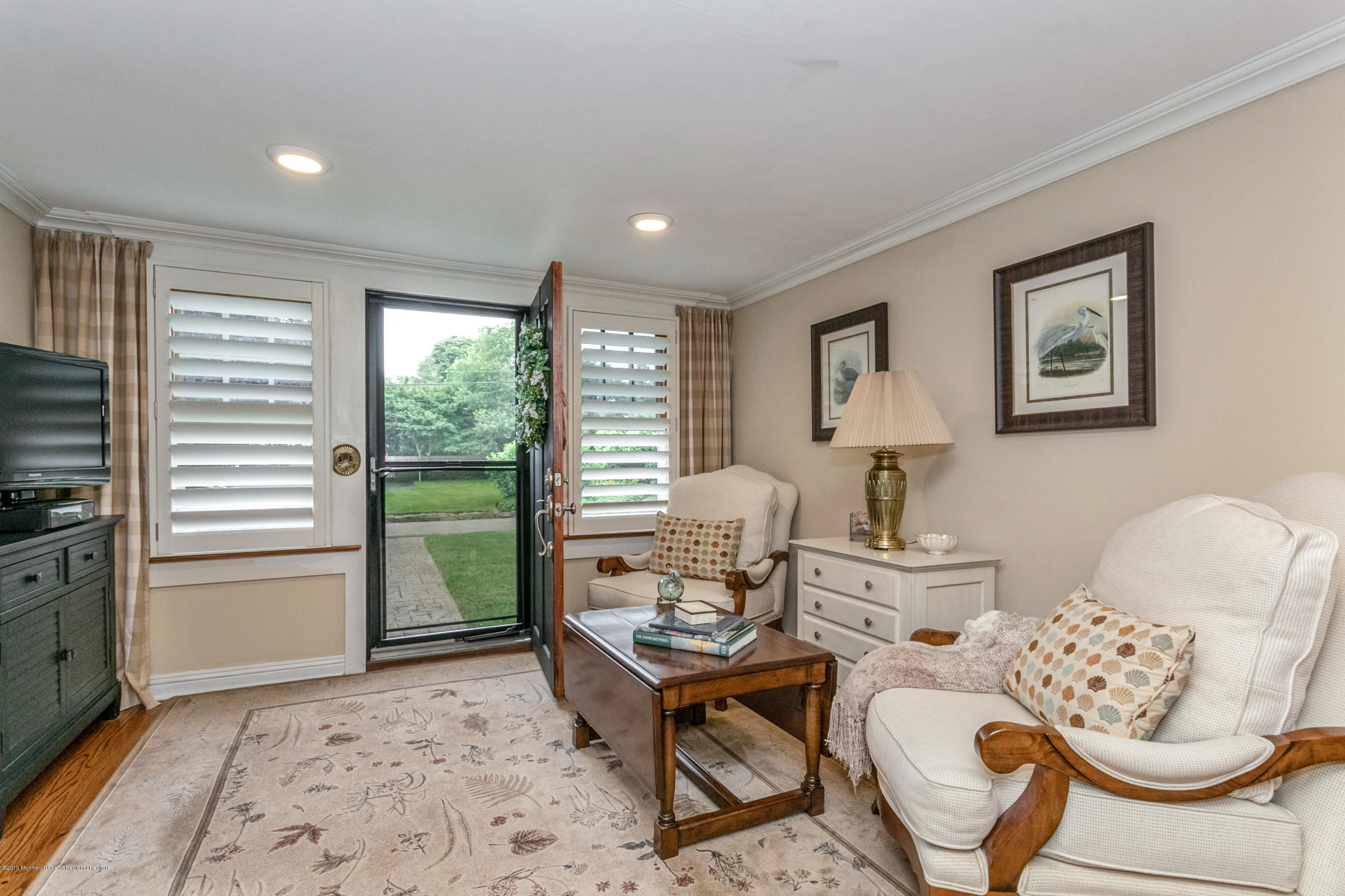 606 Locust Road Brielle, NJ 08730 - Photo 9 of 28 Welcoming living room entry