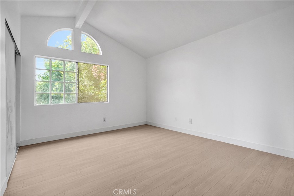 1425 Park Long Beach, CA 90804 - Photo 24 of 29 an empty room with a window