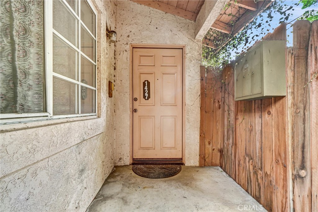 1425 Park Long Beach, CA 90804 - Photo 4 of 29 a view of a door and wooden door