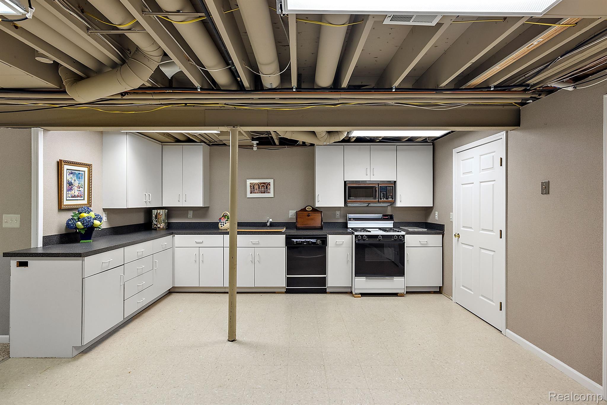 410 Springview Drive Rochester, MI 48307 - Photo 84 of 97