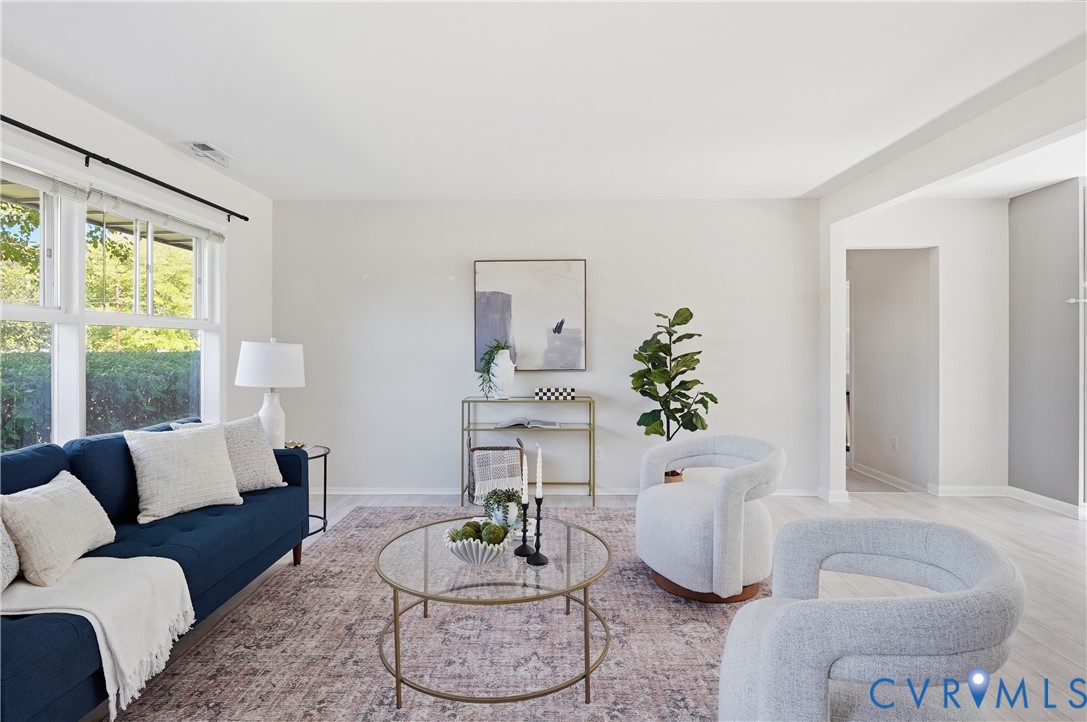 9207 Mapleway Road Richmond, VA 23229 - Photo 5 of 36 Bright living space featuring large windows, light