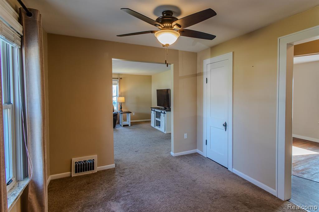 7705 Bell Road Birch Run, MI 48415 - Photo 3 of 24