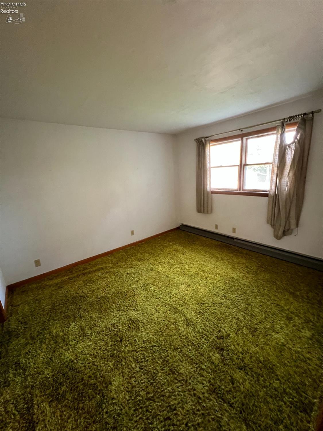 109 Annis Road Amherst, OH 44001 - Photo 6 of 12 Gallery Image 6