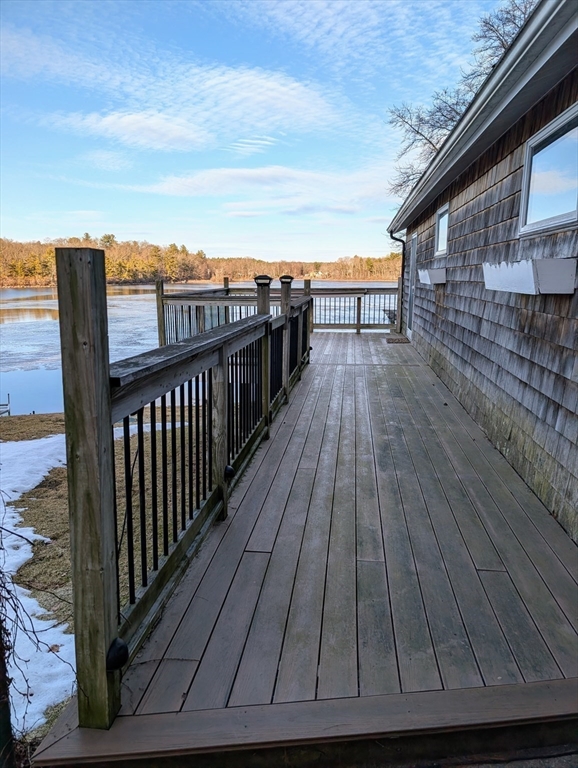 27 Carrier Lane Sutton, MA 01590 - Photo 17 of 34