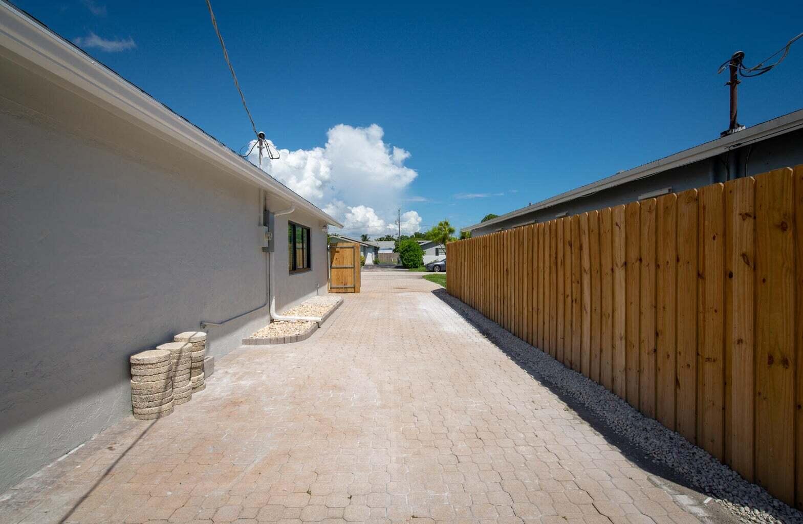 524 Northwest 53rd Street Boca Raton, FL 33487 - Photo 28 of 36 20210929223445375159000000-o