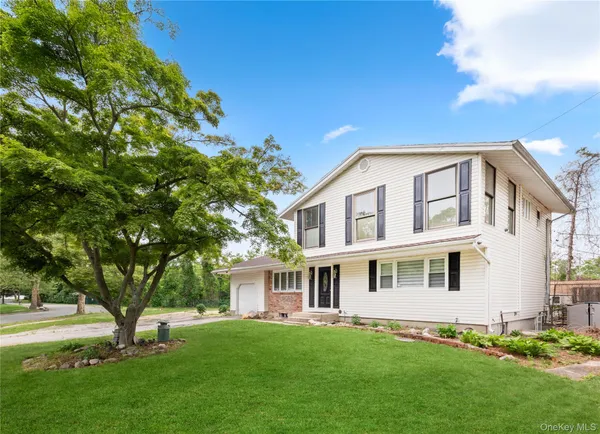 $5,300 | 25 Adrienne Lane, Hauppauge, NY 11788