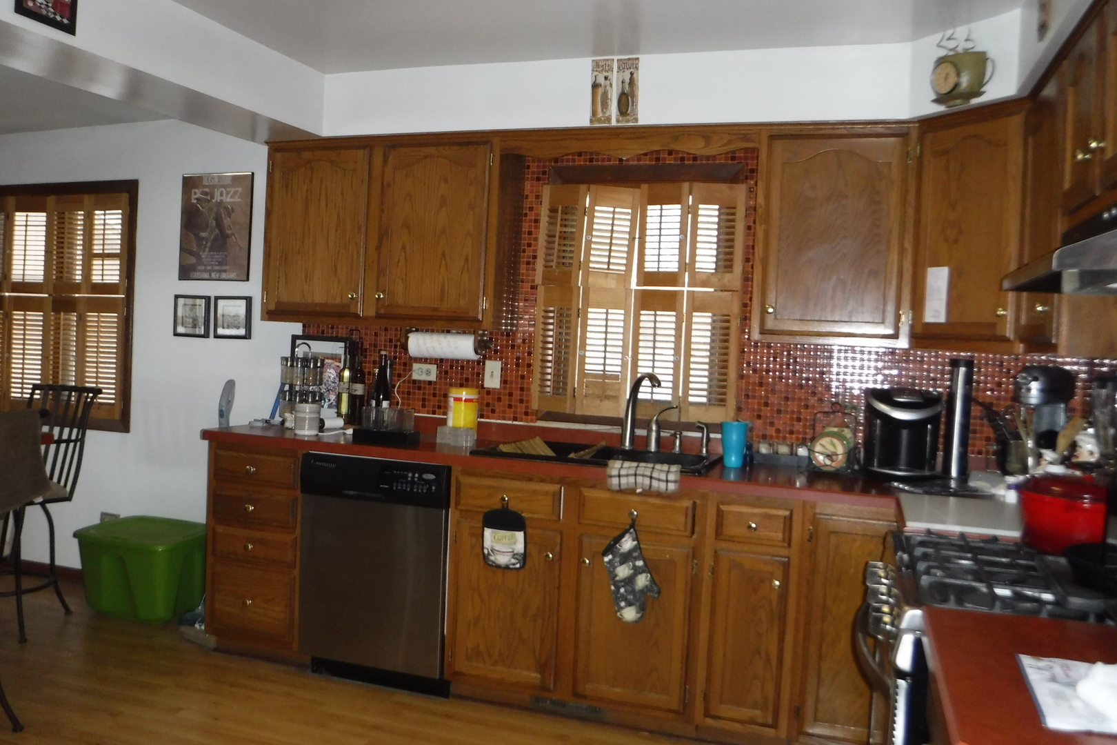 14447 Ridgeway Avenue Midlothian, IL 60445 - Photo 3 of 21 a kitchen with lots of counter top space