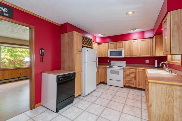 $435,000 | 10 Kim Lane, Milton, VT 05468