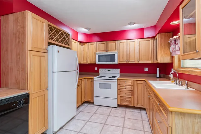 $435,000 | 10 Kim Lane, Milton, VT 05468