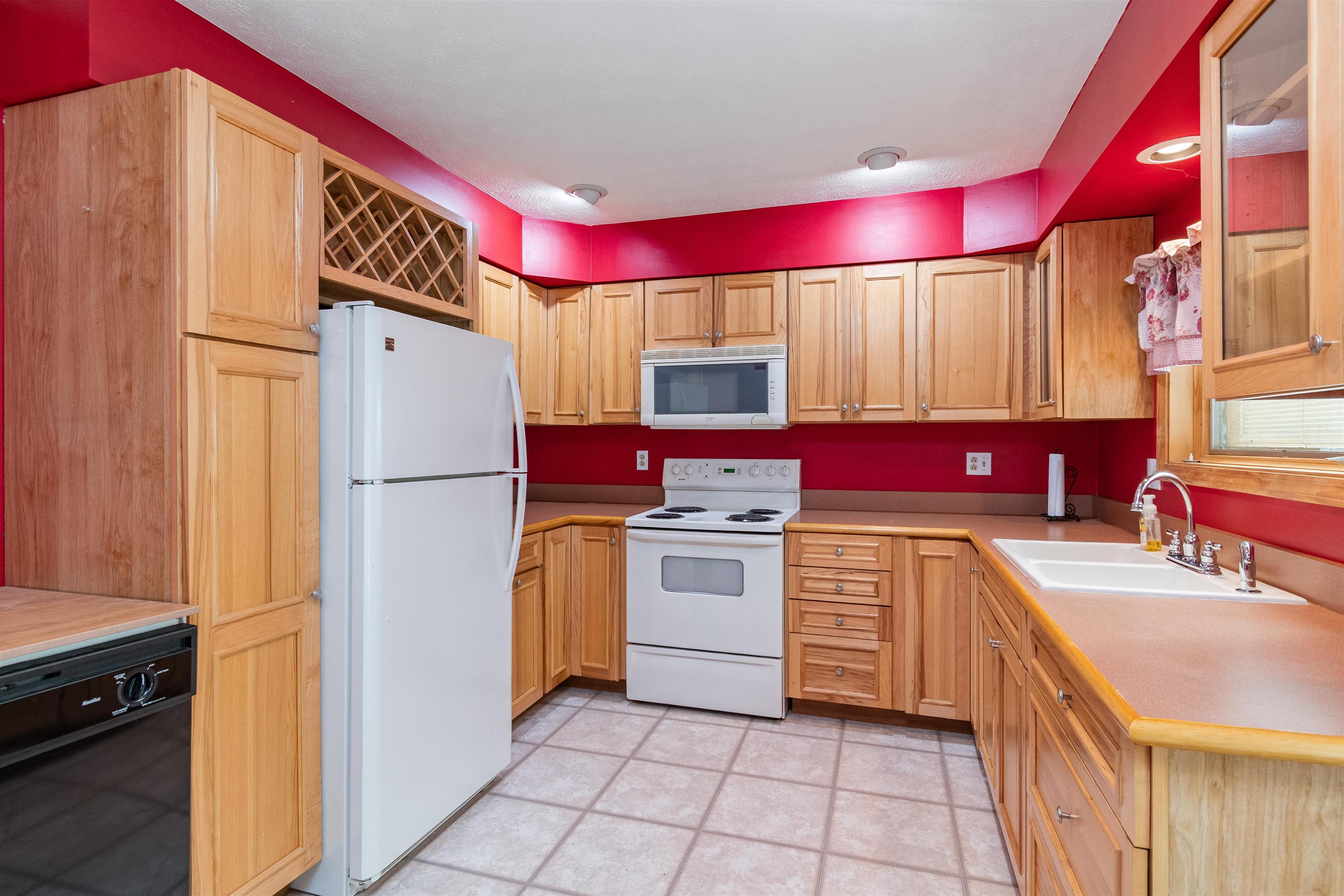 10 Kim Lane Milton, VT 05468 - Photo 5 of 51