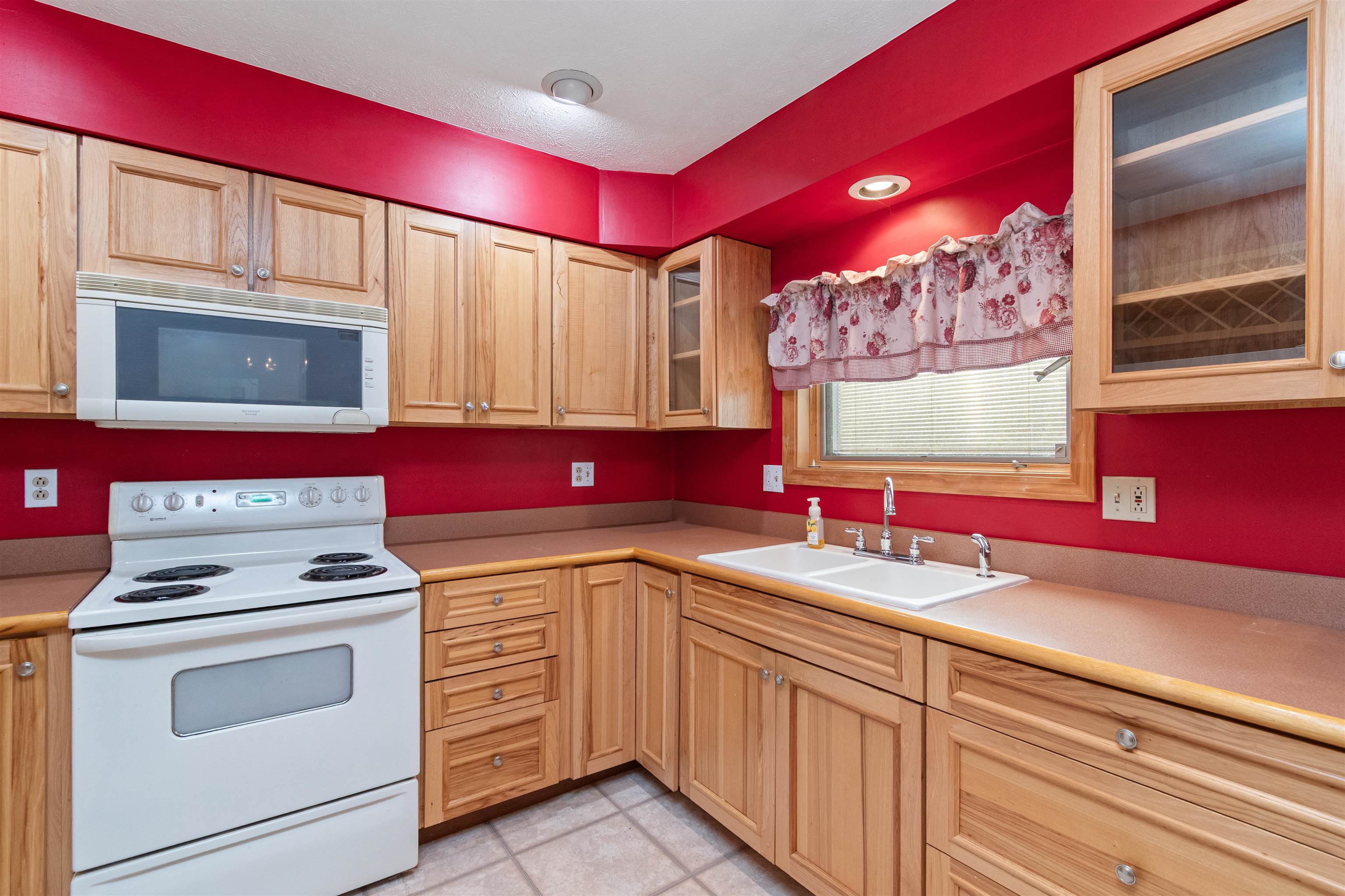 10 Kim Lane Milton, VT 05468 - Photo 6 of 51