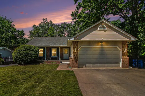$299,000 | 1633 North Hanlon Street, Westland, MI 48185