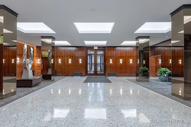 $229,000 | 535 North Michigan Avenue, Unit 1906, Chicago, IL 60611