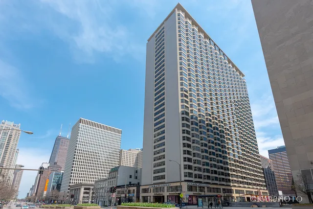 $229,000 | 535 North Michigan Avenue, Unit 1906, Chicago, IL 60611