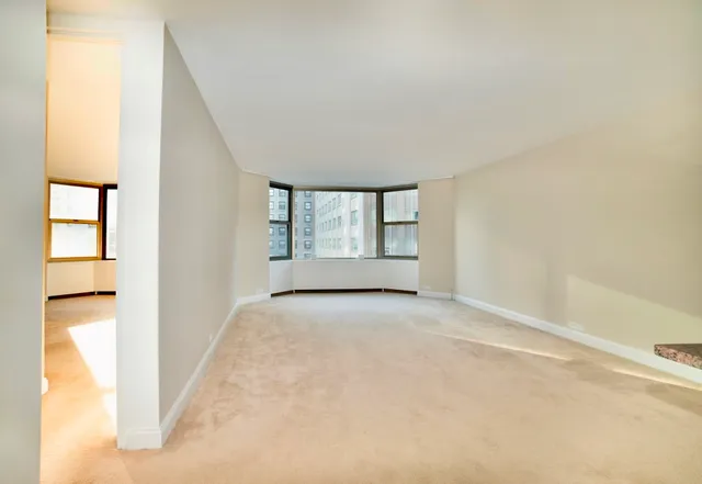 $229,000 | 535 North Michigan Avenue, Unit 1906, Chicago, IL 60611