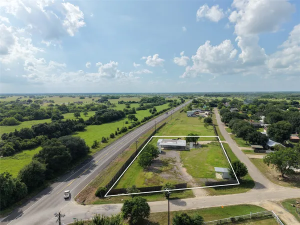 $2,000 | 547 West Navigation Street, Brookshire, TX 77423