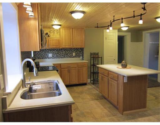 1537 North Road North Yarmouth, ME 04097 - Photo 7 of 25 Kitchen.