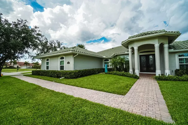 $1,649,000 | 15925 Springhill Court, Wellington, FL 33414
