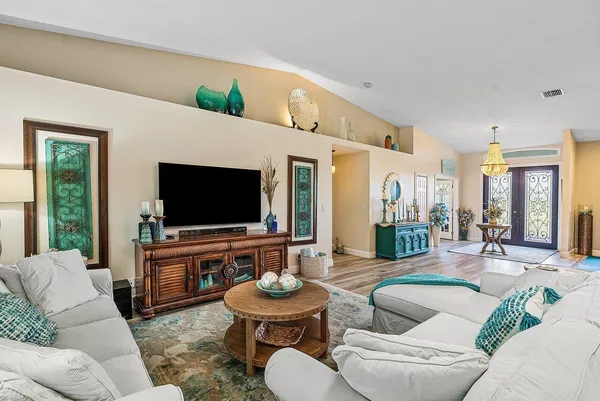 $1,649,000 | 15925 Springhill Court, Wellington, FL 33414