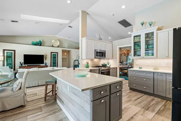 $1,649,000 | 15925 Springhill Court, Wellington, FL 33414