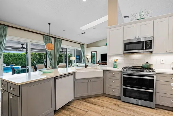 $1,649,000 | 15925 Springhill Court, Wellington, FL 33414