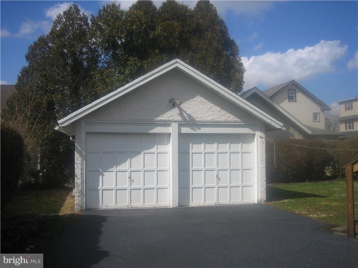 46 Princeton Road Havertown, PA 19083 - Photo 18 of 19 Garage