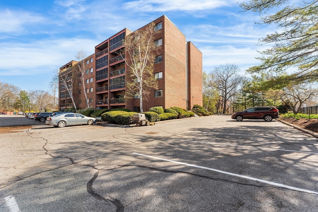 1 Summit Drive, Unit 58 Reading, MA 01867 - Photo 30 of 31